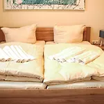 Vakantiehuis 2 Bedroom Cozy In *