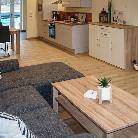2 Bedroom Cozy In בית נופש Gutzkow